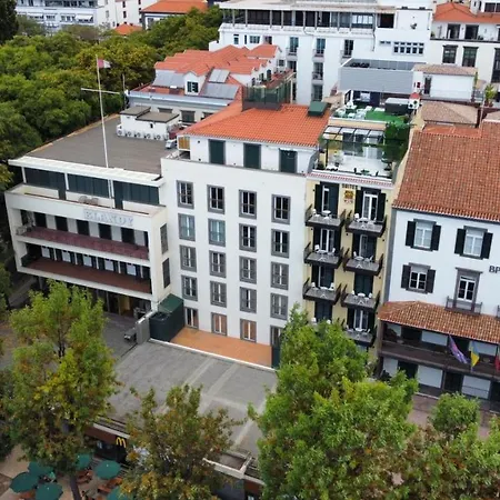 Center Ii Apartment *